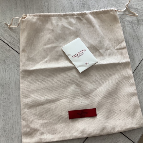 NWOB Valentino Black Thong Rubber Sandals sz 39 - Picture 7 of 7